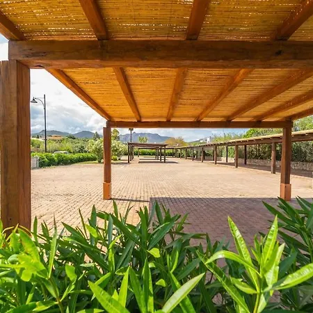 Incantevole Casa Con Vista Mare E Piscina דירה